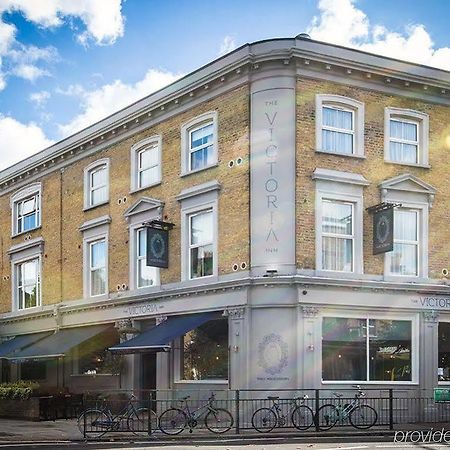 Victoria Inn Лондон Экстерьер фото
